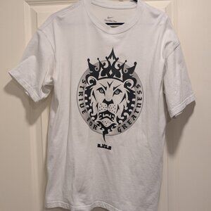 Lebron King Lion Nike White T-Shirt Loose Fit Medium M